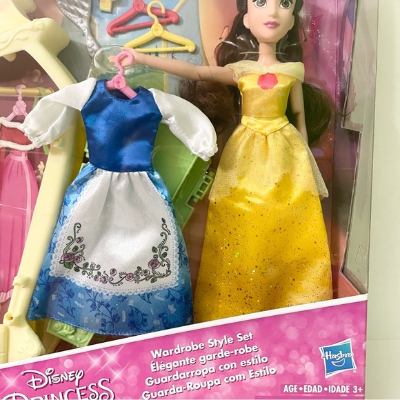 Disney Princess Belles Wardrobe Style Set Beauty and the Beast - Picture 3 of 16